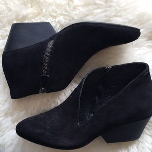 EUC Eileen Fisher Booties